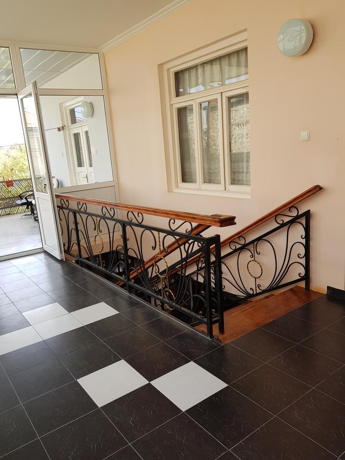 Guest House Telavi XXI Exteriör bild